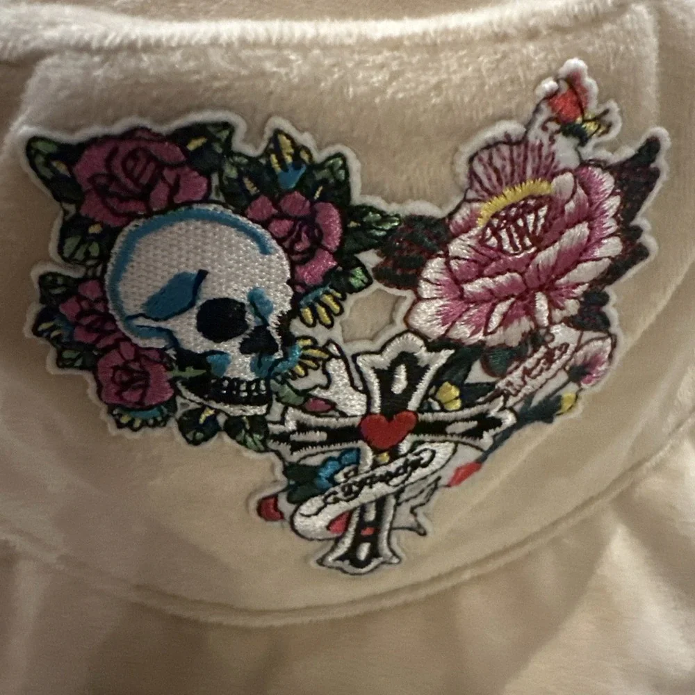 Ed‎ Hardy Fleece Bucket Hat, Skull, Roses & Cross Embroidered Design, Beige, NEW